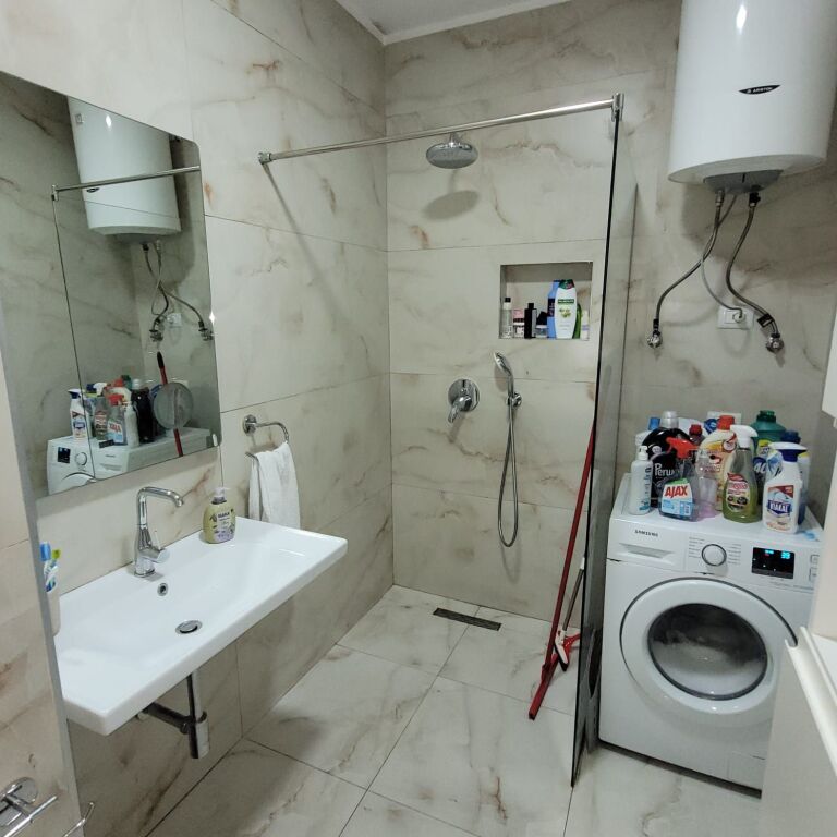 Jepet me Qira Apartament 2+1 tek Ish Fusha e Aviacionit