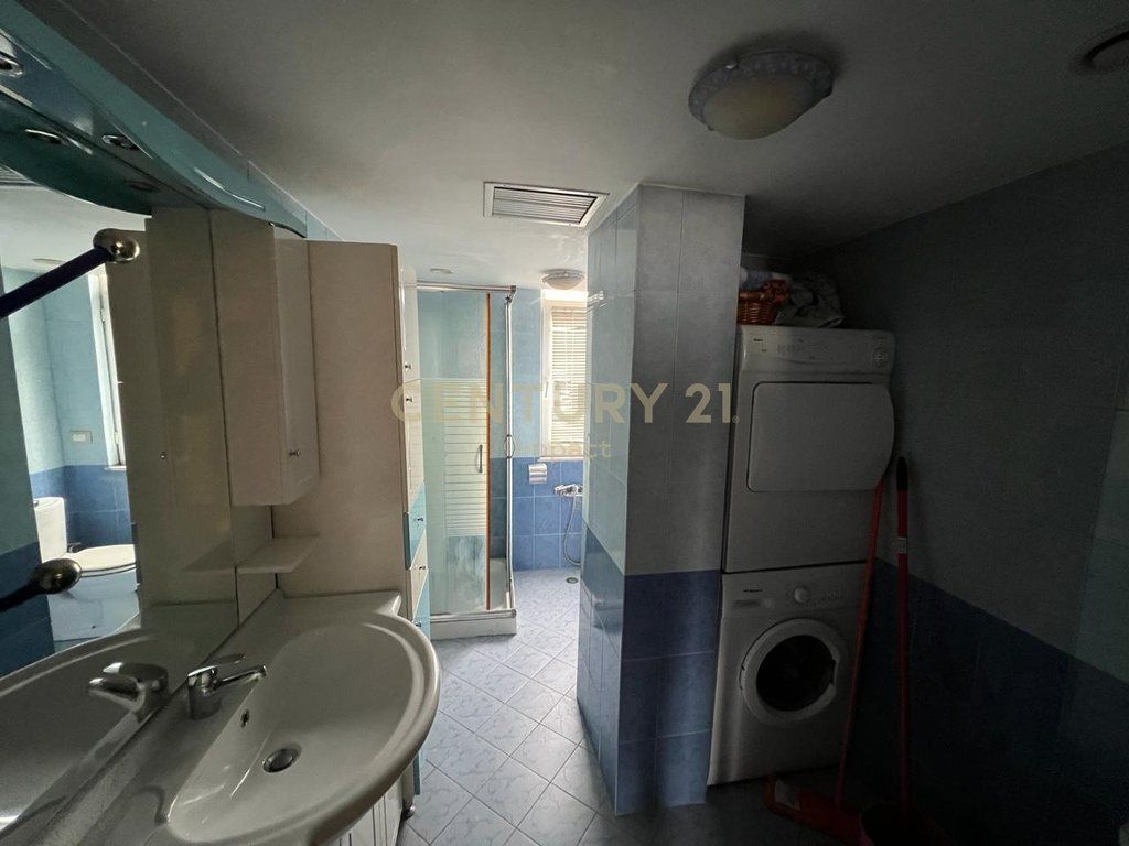 SUPER DUPLEX IN VENDITA CON VERANDA A KODRA E DIELLIT