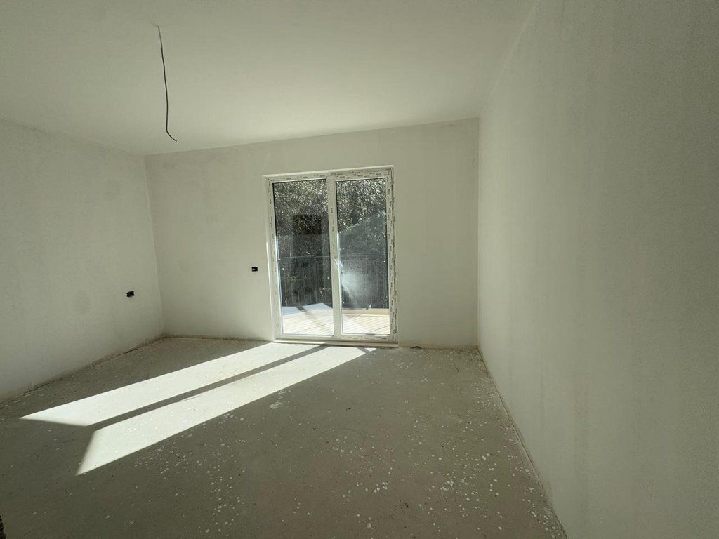 SHITET APARTAMENT 2+1+2 TEK UJI I FTOHTE
