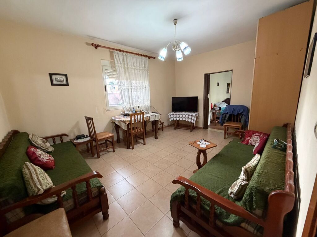 Apartment 3+1 for sale, Near Hotel Mondial, 21 Dhjetori