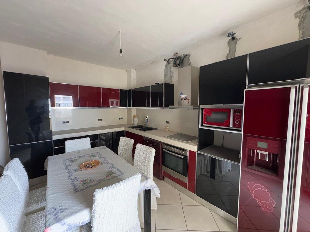 SHITET APARTAMENT 2+1 NE RRUGEN TRANSBALLKANIKE VLORE