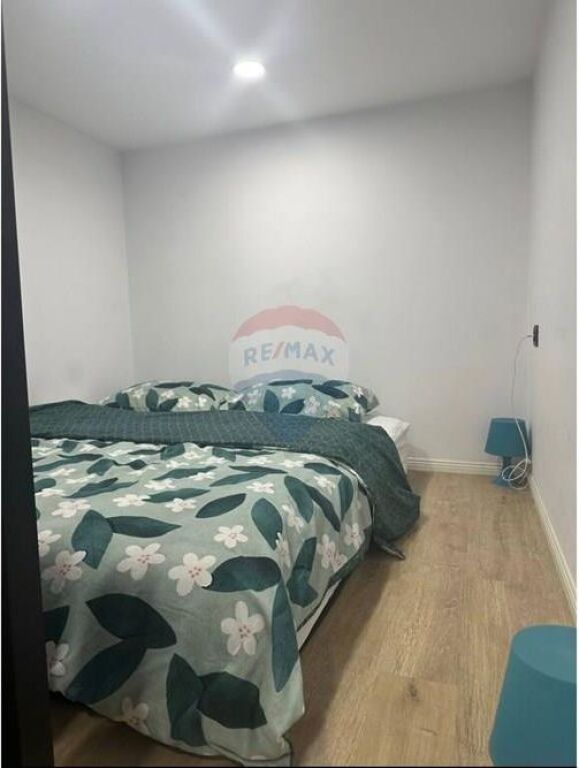 Studio for rent at the Electric Market!