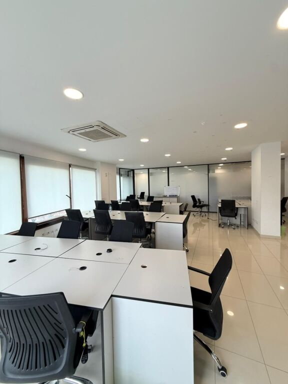 OFFICE FOR RENT AT DELIJORGJI COMPLEX