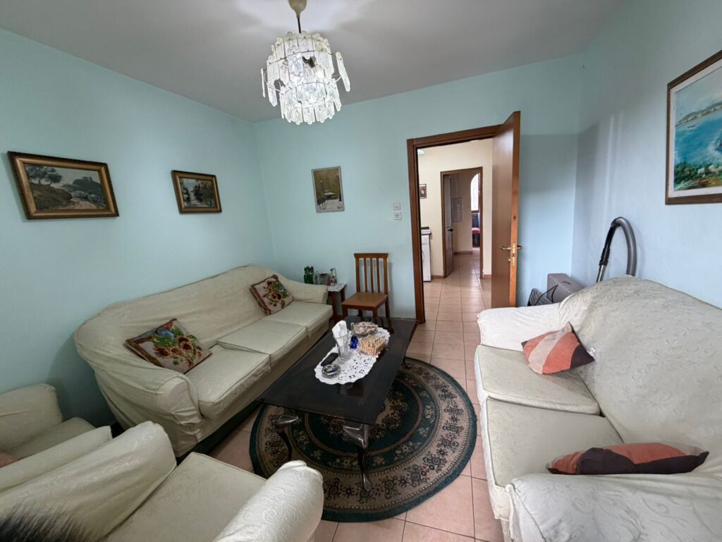 Apartment 3+1 for sale, Near Hotel Mondial, 21 Dhjetori