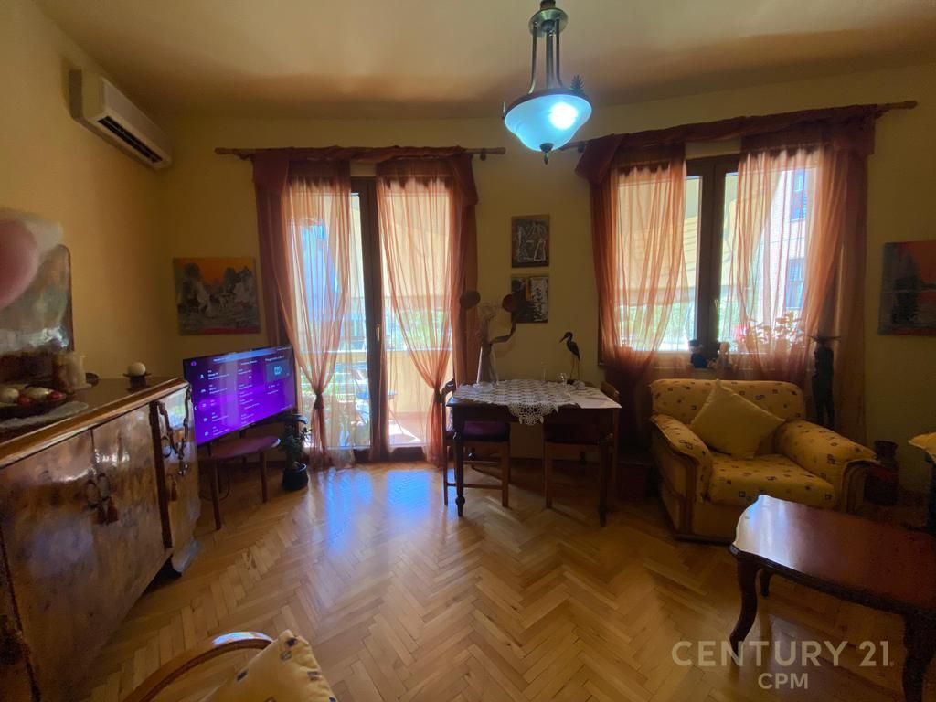 VICINO ALLO STADIO DINAMO AFFITTIAMO APPARTAMENTO 2+1+DEPOSITO E CUCINA SEPARATA 750 € /Mese