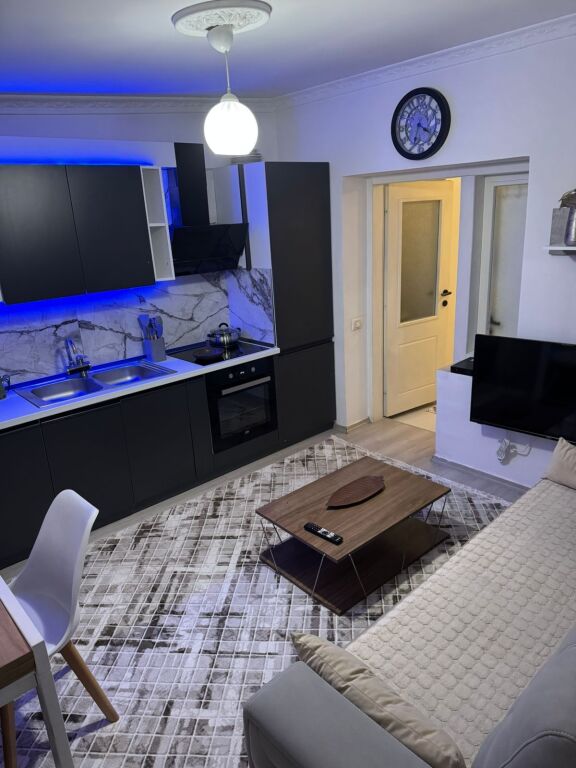 Apartament 1+1 me qera tek Shkolla e Bashkuar