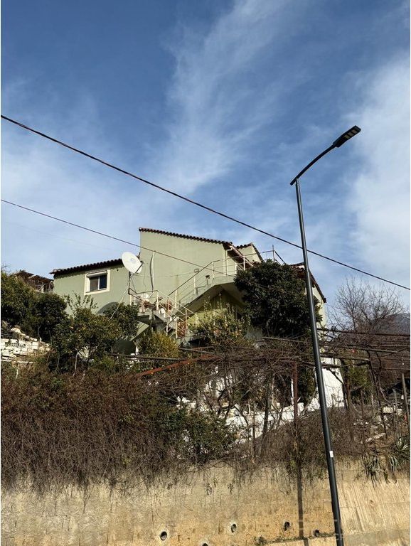 VILLA IN AFFITTO A FRESK