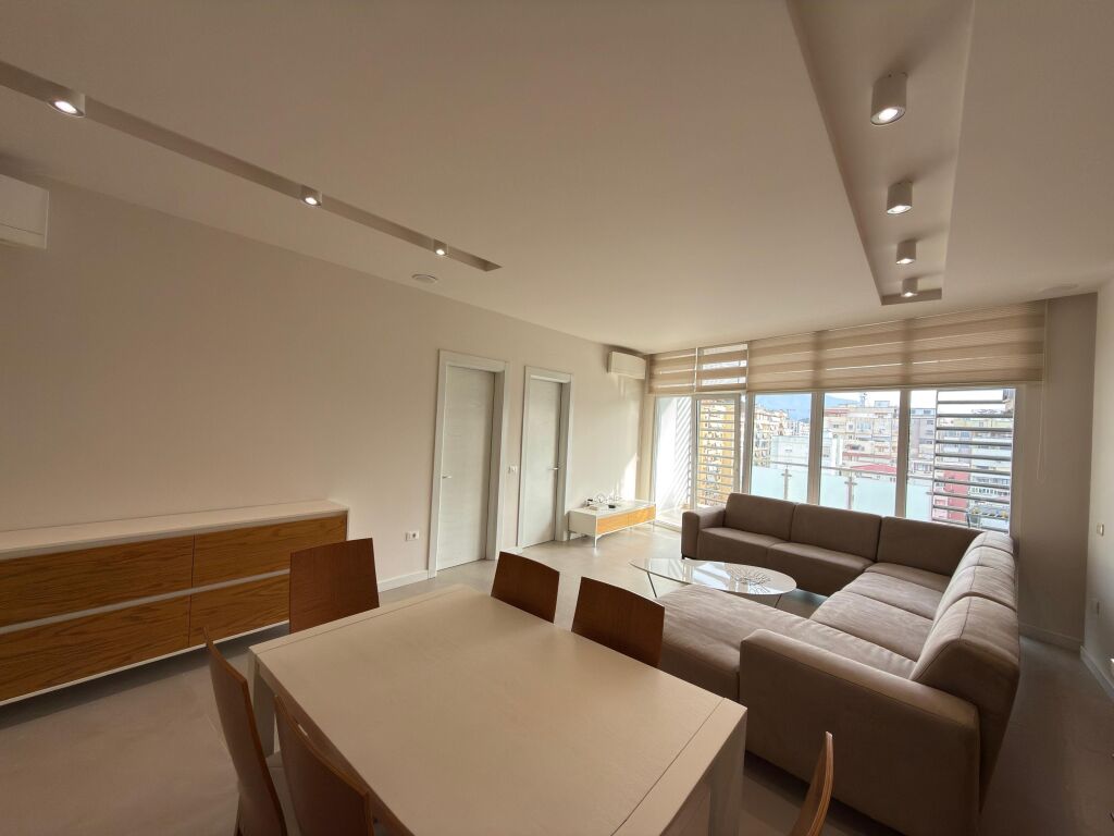 Appartamento 2+1+2 in vendita a Komuna e Parisit