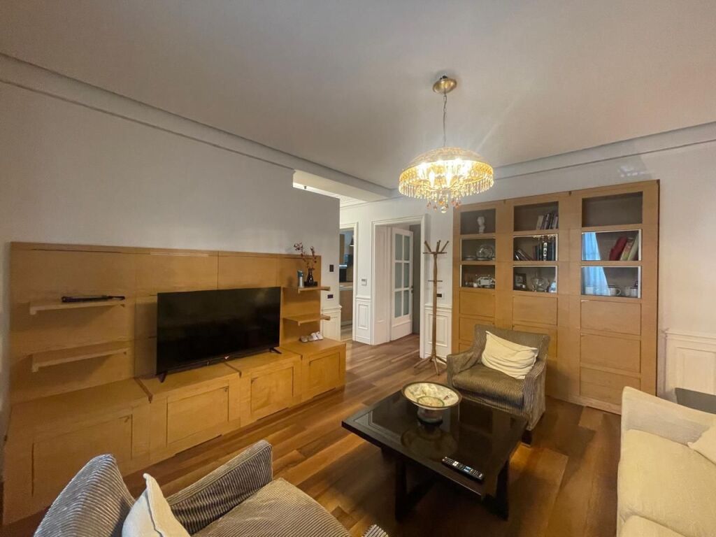 Apartment For Rent near the Red School