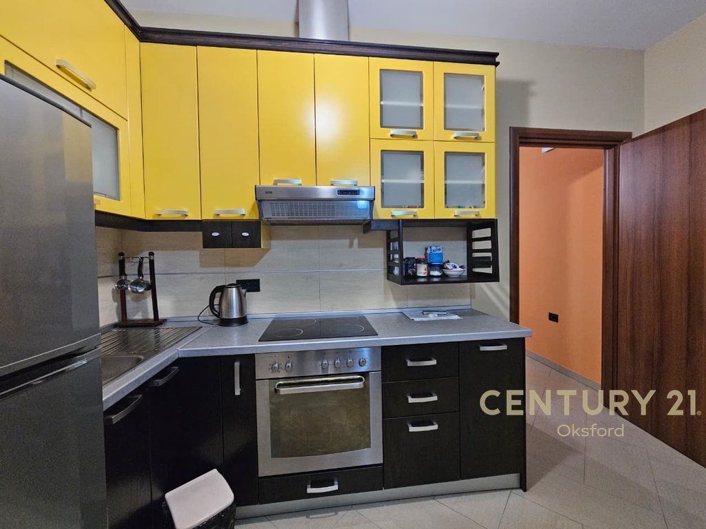 JEPET ME QIRA APARTAMENT 2+1 ME POST PARKIMI TEK BULEVARDI I RI