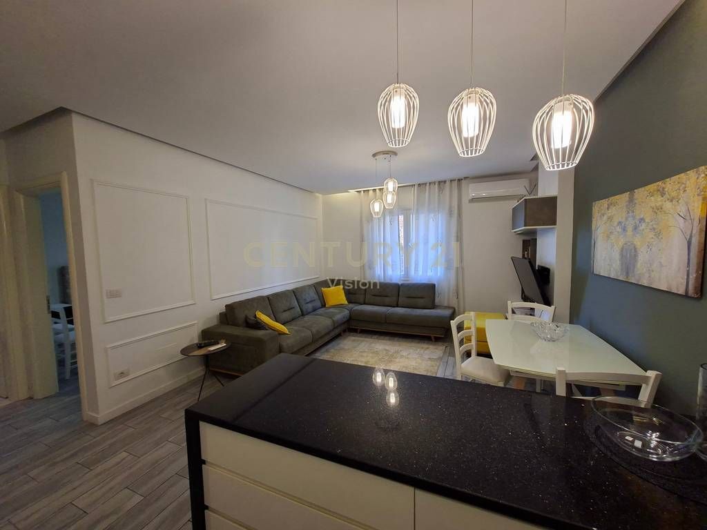APARTAMENT 2+1+2 PER SHITJE TEK RESTORANT TRADITA NE SHKODER