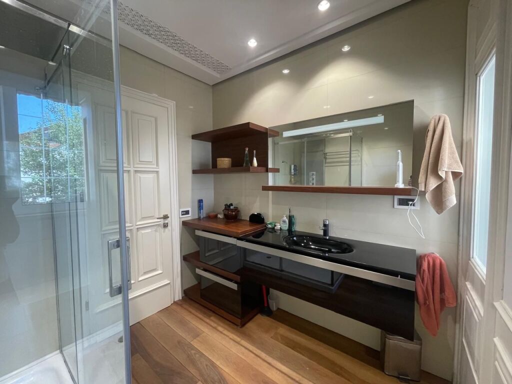 Apartment For Rent near the Red School