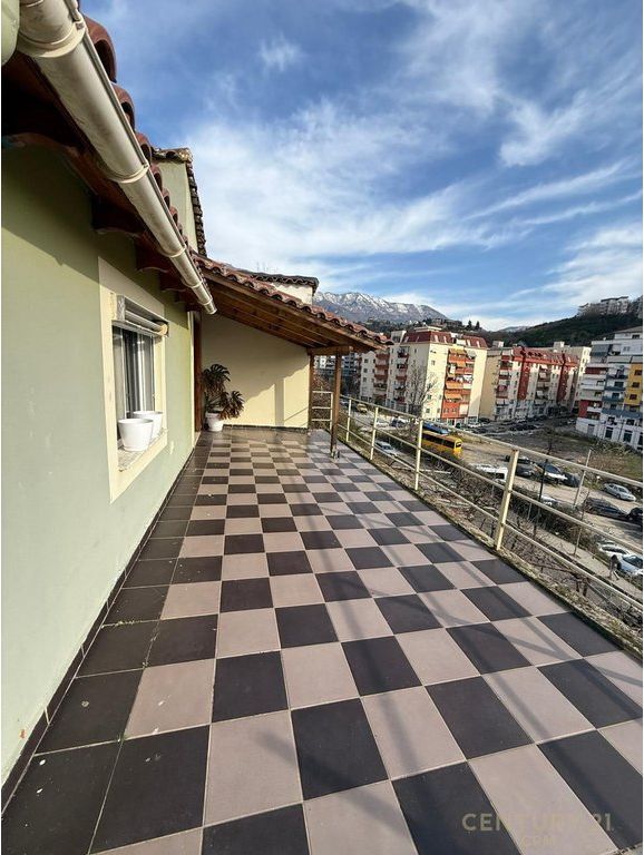 VILLA IN AFFITTO A FRESK