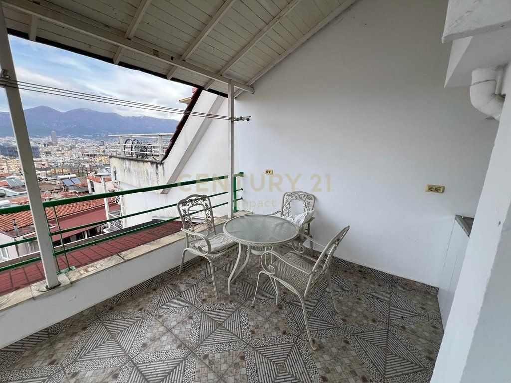 SUPER DUPLEX IN VENDITA CON VERANDA A KODRA E DIELLIT
