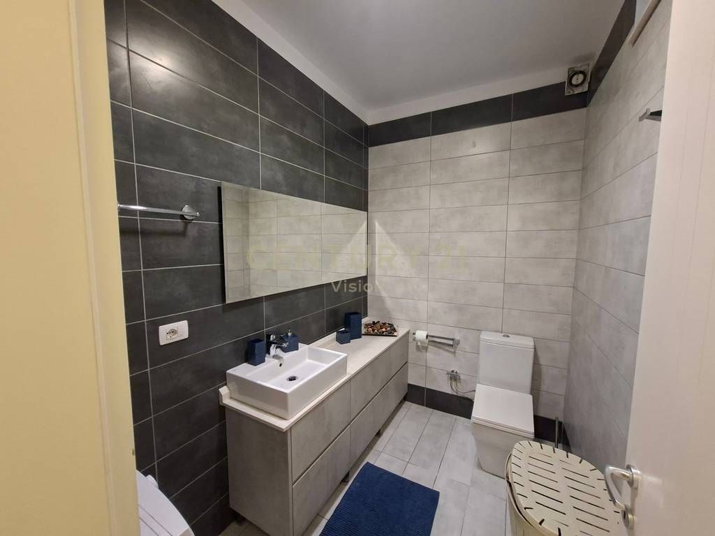 APARTAMENT 2+1+2 PER SHITJE TEK RESTORANT TRADITA NE SHKODER