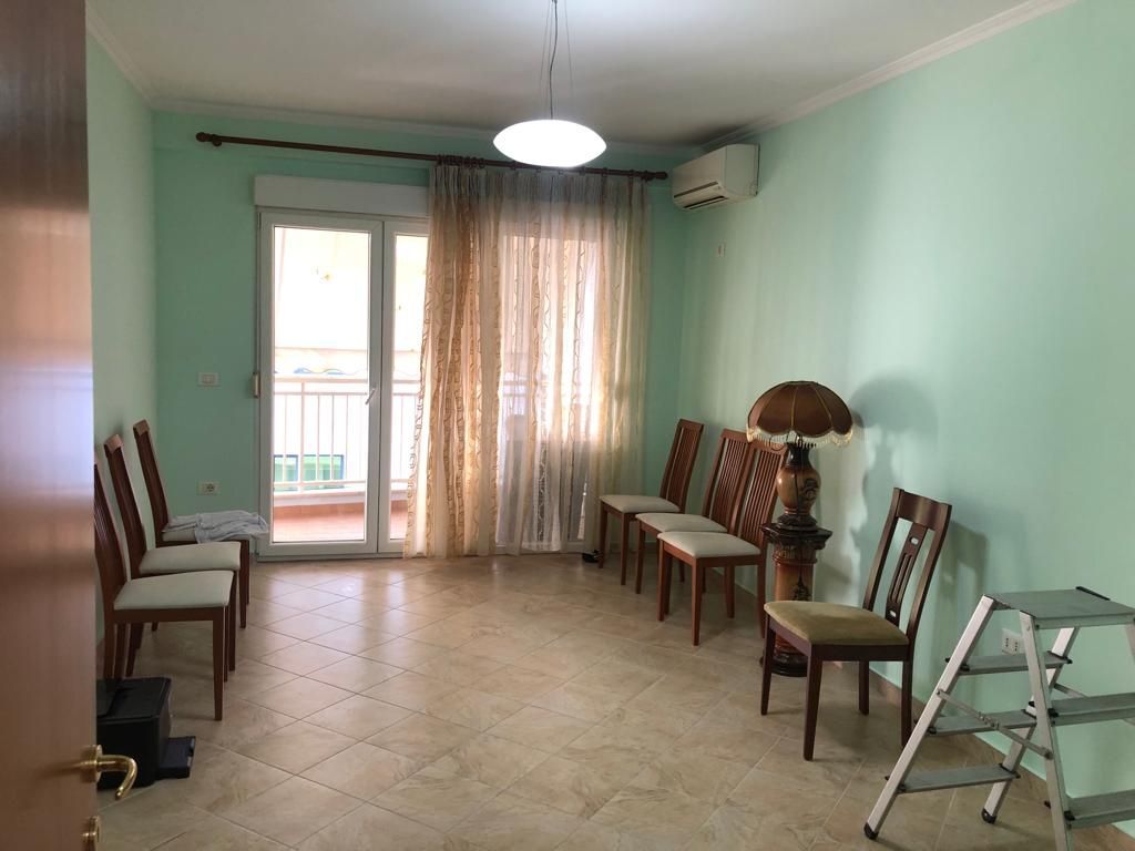 🏢Myslym Shyri,jepet me qera apartament 3+1+2+post parkimi ,pjeserisht i mobiluar 80,000Leke