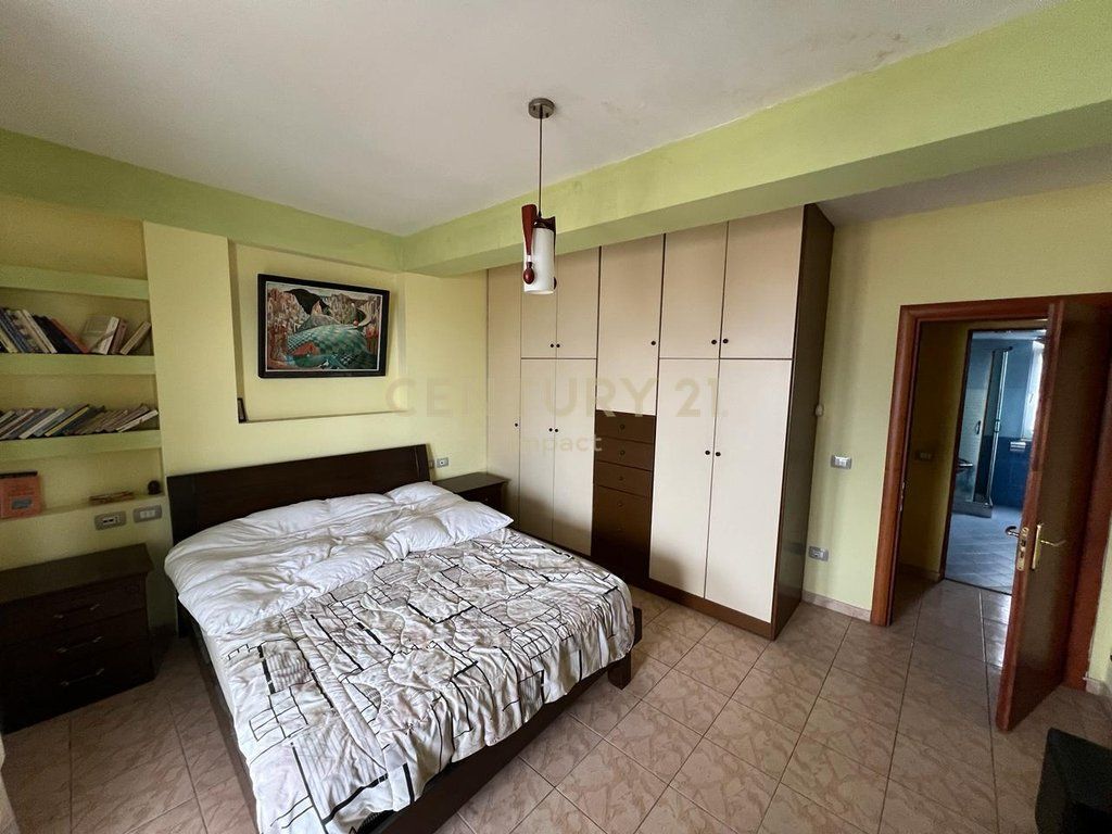 SUPER DUPLEX IN VENDITA CON VERANDA A KODRA E DIELLIT