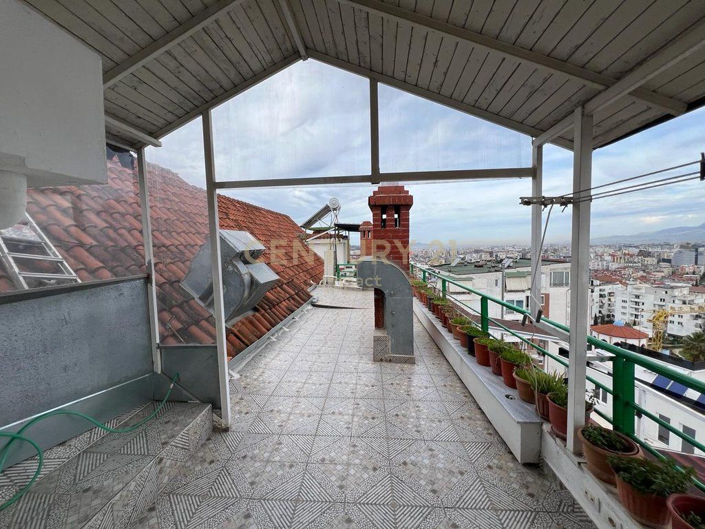 SUPER DUPLEX IN VENDITA CON VERANDA A KODRA E DIELLIT