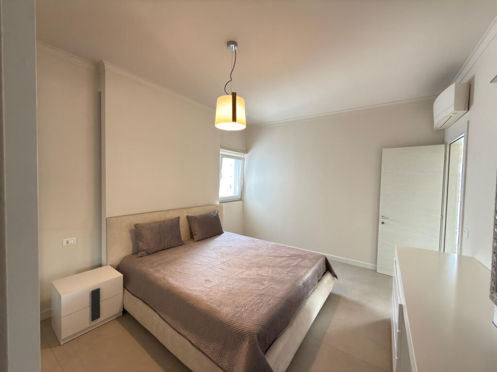 Appartamento 2+1+2 in vendita a Komuna e Parisit