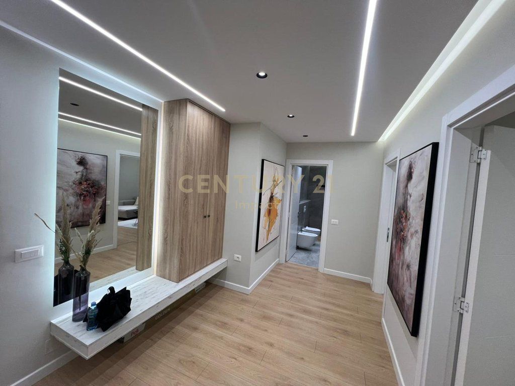 SHITET APARTAMENT 2+1+2