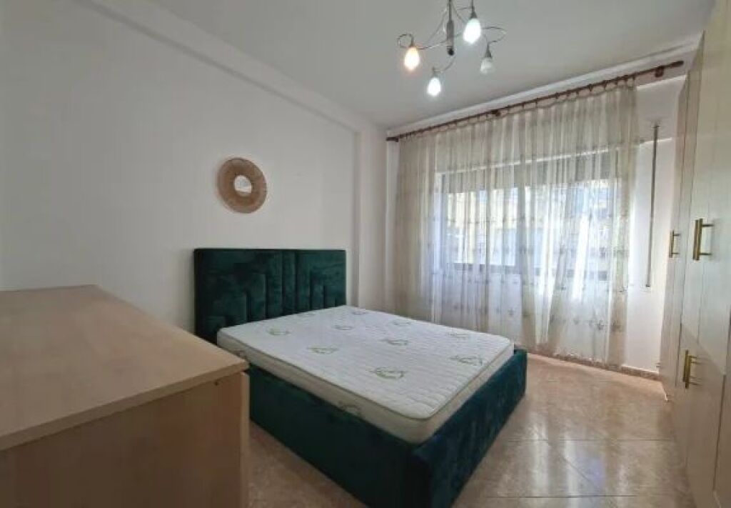 In affitto:  *2+1+2 &amp; 1 BLLK* *(📍Komuna e Parisit )* ✨️ Arredato / Prima volta in affitto 🔥🔥 * Leke/Mese* 💶💶
