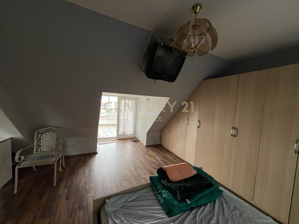 SUPER DUPLEX IN VENDITA CON VERANDA A KODRA E DIELLIT