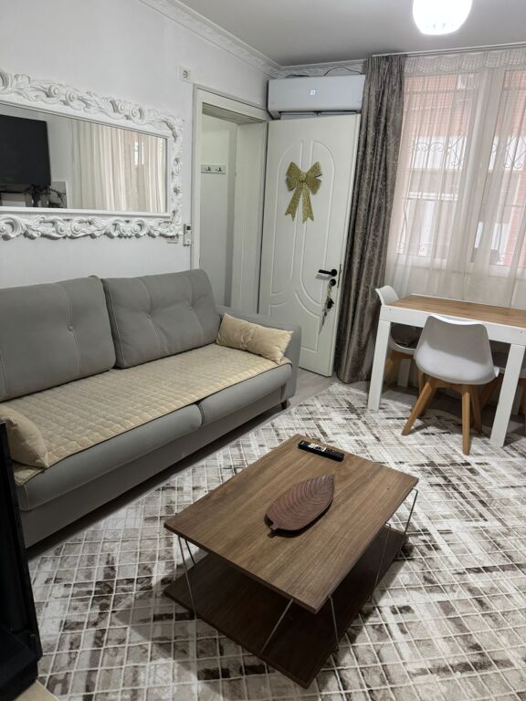 Apartament 1+1 me qera tek Shkolla e Bashkuar