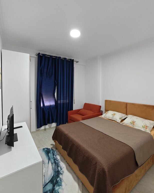 SHITET APARTAMENT 1+1 ME OBORR TE GJIRI I LALZIT PRANE KOMPLEKSIT "INSIFA"