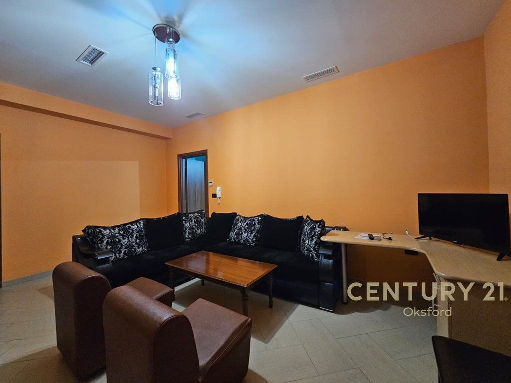 JEPET ME QIRA APARTAMENT 2+1 ME POST PARKIMI TEK BULEVARDI I RI
