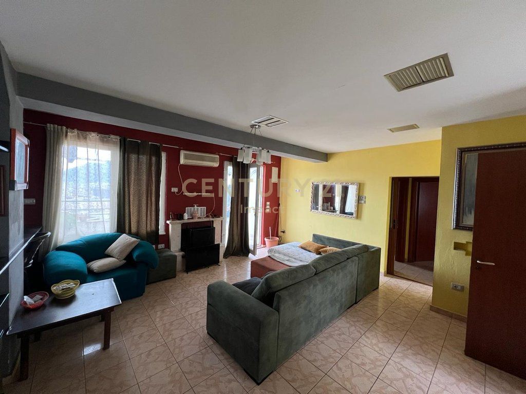 SUPER DUPLEX IN VENDITA CON VERANDA A KODRA E DIELLIT
