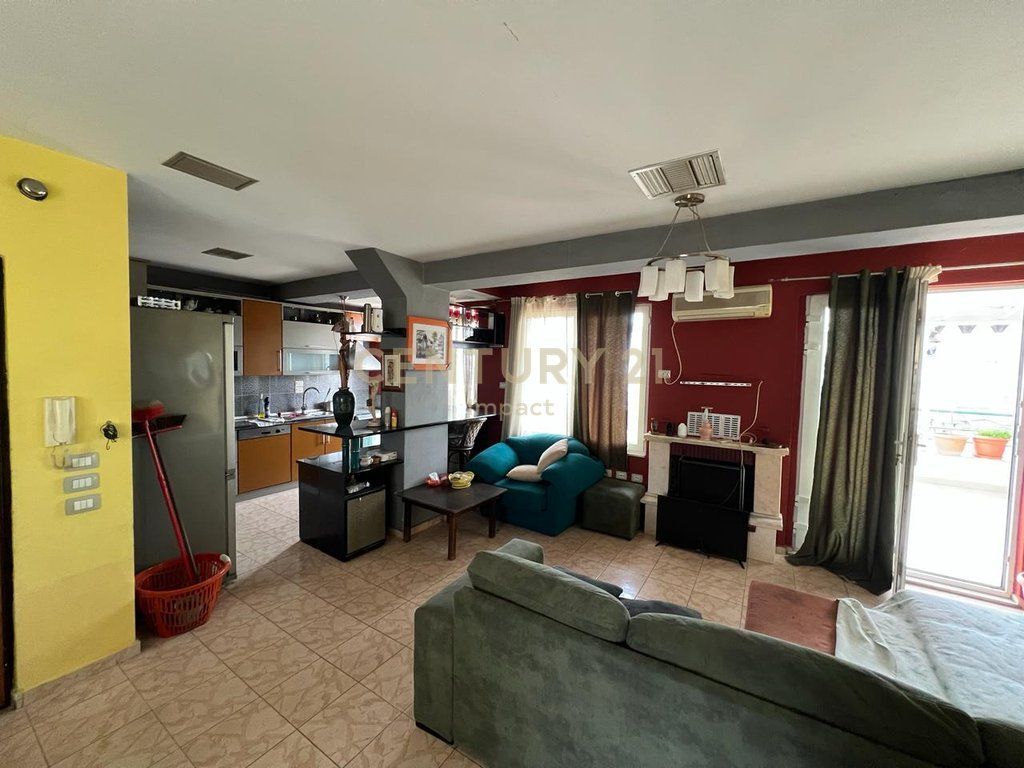 SUPER DUPLEX IN VENDITA CON VERANDA A KODRA E DIELLIT