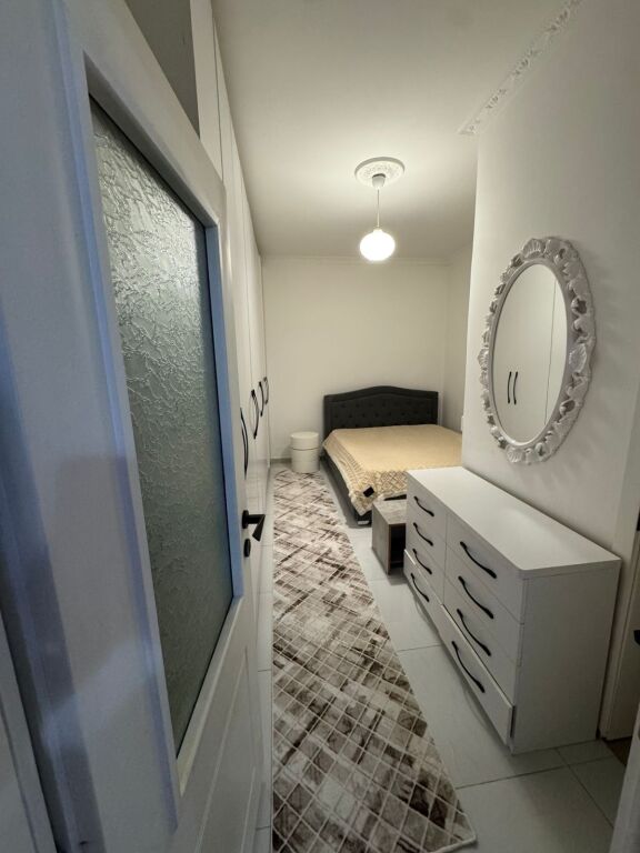 Apartament 1+1 me qera tek Shkolla e Bashkuar