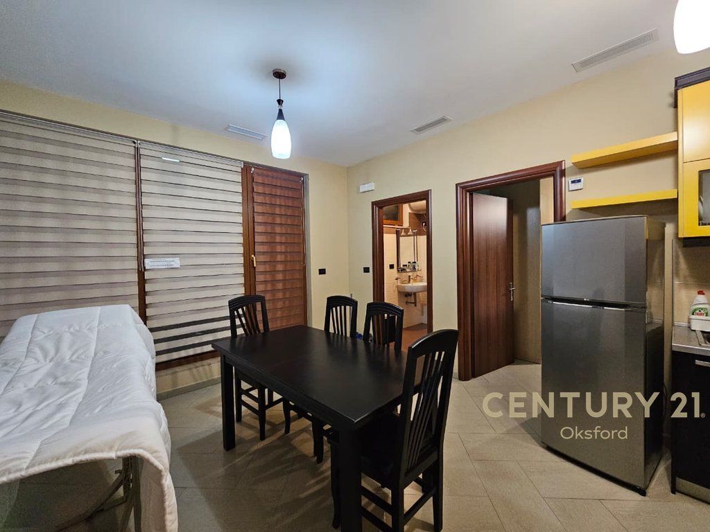 JEPET ME QIRA APARTAMENT 2+1 ME POST PARKIMI TEK BULEVARDI I RI