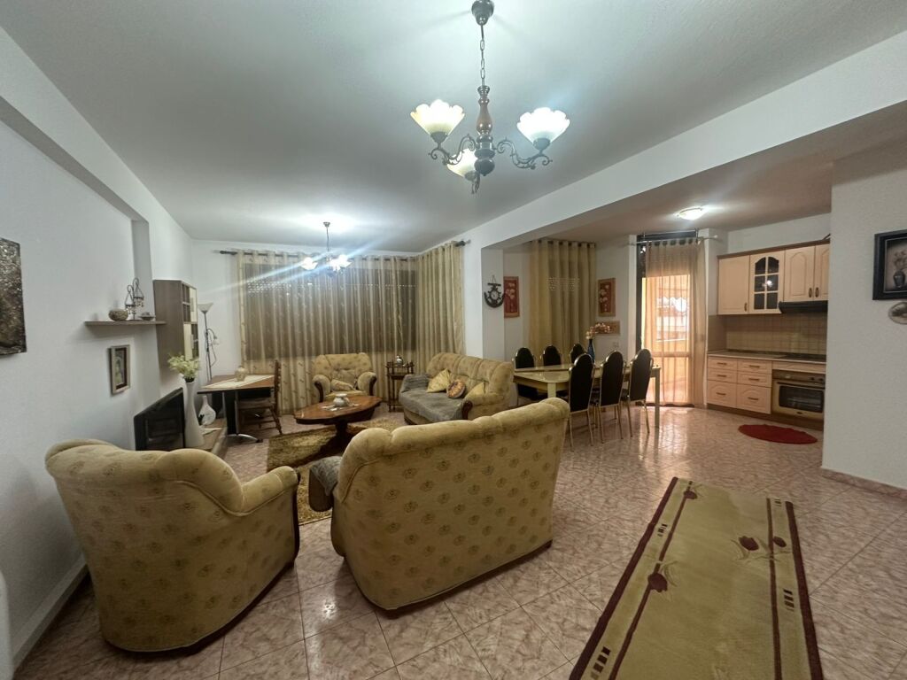 APARTAMENT ME QERA 2+1 BLLOK 100.000 LEKE