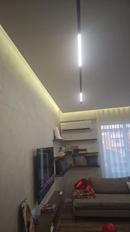 Shitet Apartament 2+1+2 | Totalisht i Mobiluar | Me Post Parkimi