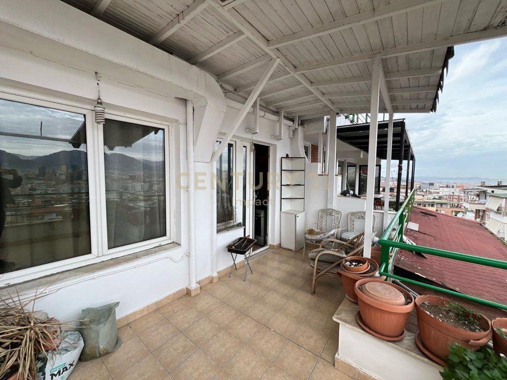 SUPER DUPLEX IN VENDITA CON VERANDA A KODRA E DIELLIT