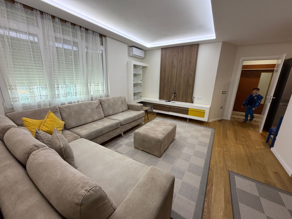 3+1,furnished near the red school,price 800 euro