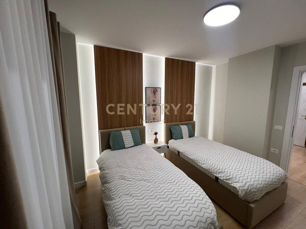 SHITET APARTAMENT 2+1+2