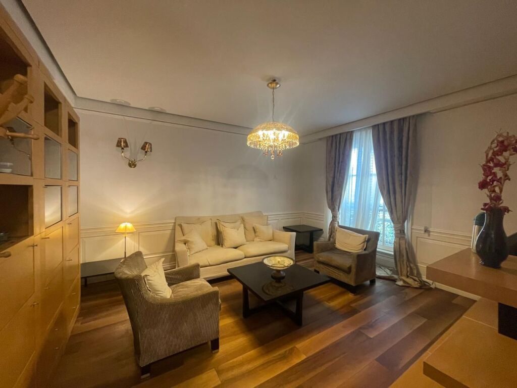 Apartment For Rent near the Red School