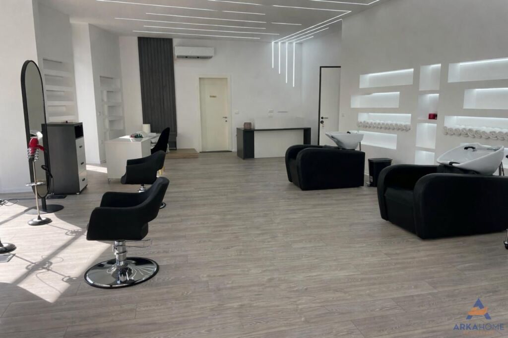 SHITET BIZNES 125 M² "RRUGA XHANFIZE KEKO, PORCELAN" 15.000 EURO