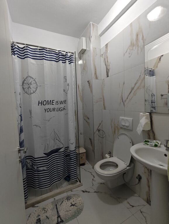 SHITET APARTAMENT 1+1 ME OBORR TE GJIRI I LALZIT PRANE KOMPLEKSIT "INSIFA"