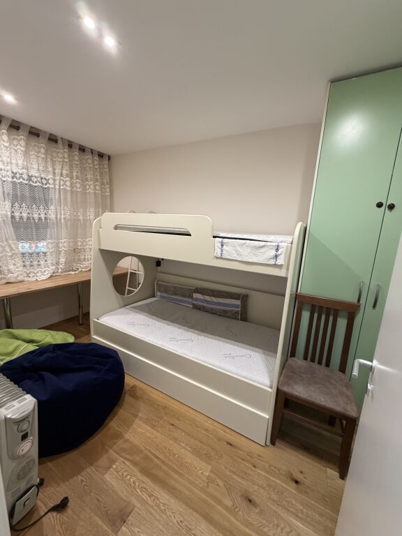3+1,furnished near the red school,price 800 euro