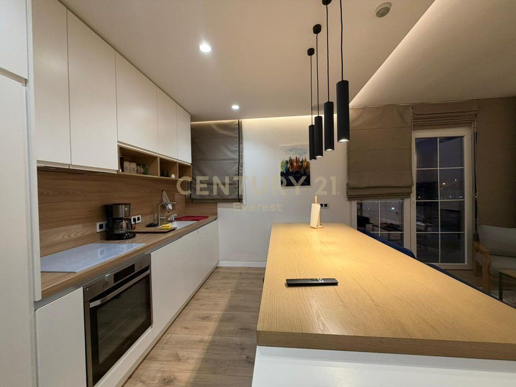 SHITET PENTHOUSE NE SHKOZE