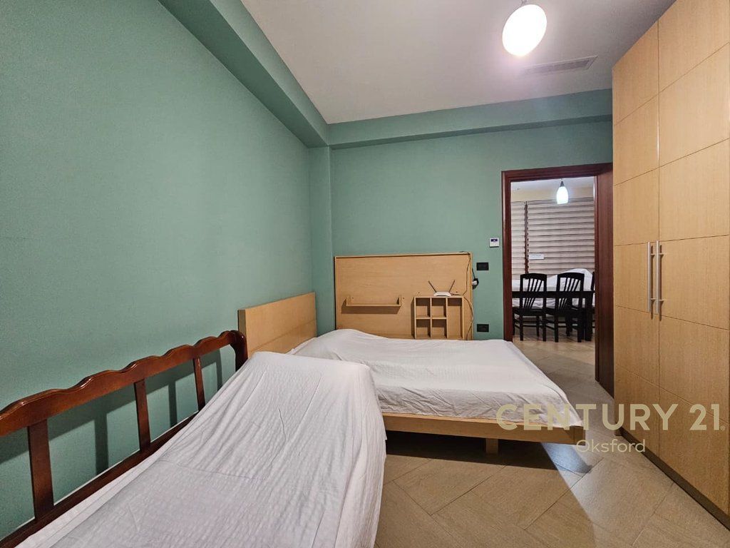 JEPET ME QIRA APARTAMENT 2+1 ME POST PARKIMI TEK BULEVARDI I RI