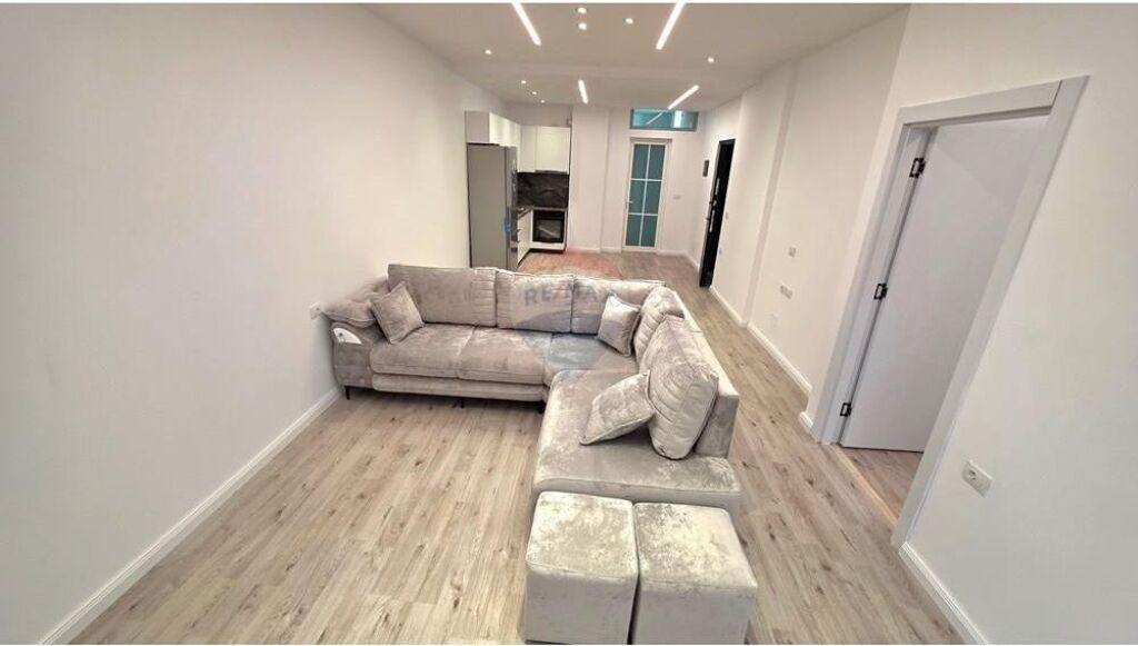🏡✨ APARTAMENT 1+1 PËR SHITJE – PRANË PALESTRËS SË MUNDJES, VLORË