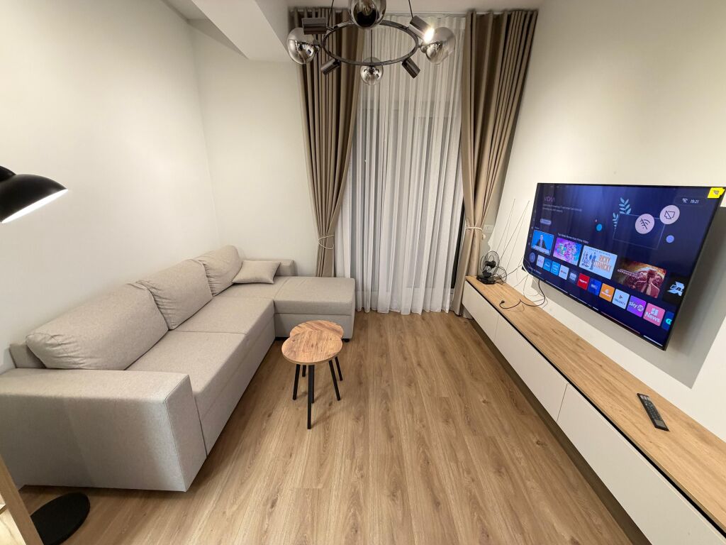📣Affitto, Appartamento 1+1 📍Complesso Kaimi  •Arredamento nuovo mai abitato prima •5° piano con ascensore •Prezzo 45.000 lek al mese