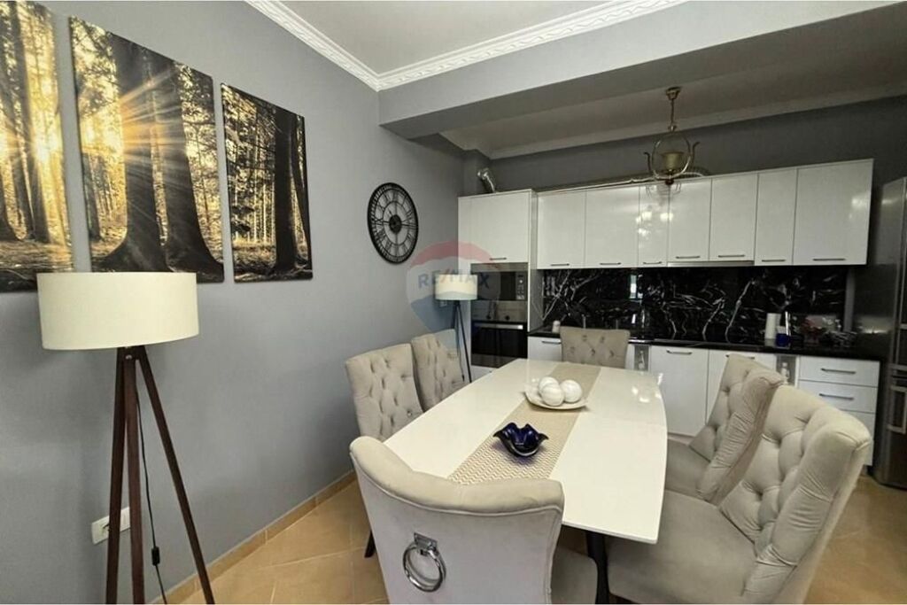 🏡✨ APPARTAMENTO 2+1 IN AFFITTO – VICINO AL MUNICIPIO, VLORA