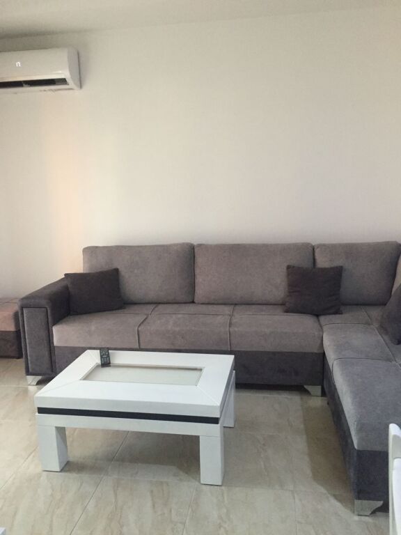 Jepet me qira 1+1+ parkim SIMA COM ASTIR 500€