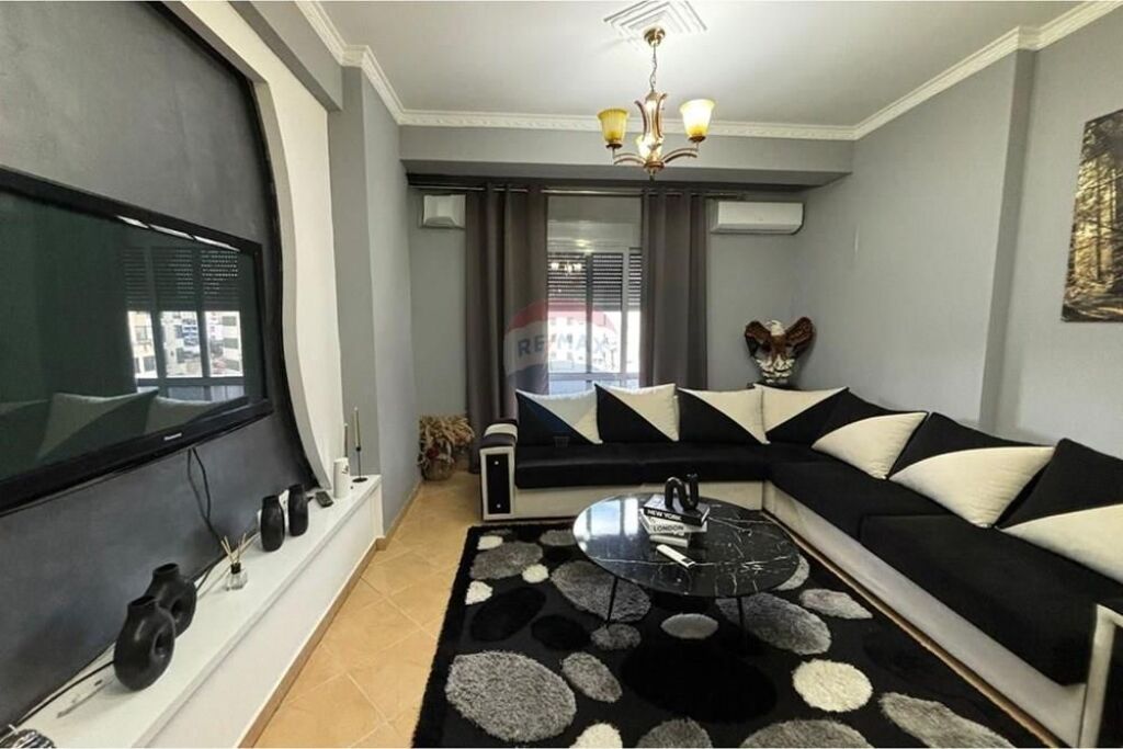 🏡✨ APPARTAMENTO 2+1 IN AFFITTO – VICINO AL MUNICIPIO, VLORA