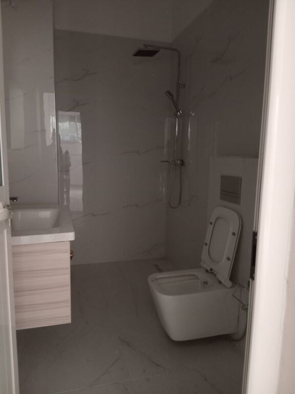 Apartament ne shitje  shkolla Barjam Curri   